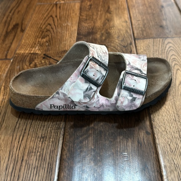 Birkenstock Shoes - Papillio Birkenstock Pink Silky Floral Rose Arizona Sandals — size 7.